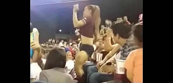  Chica de Culiacan Bailando en Estadio Tomateros Culiacan